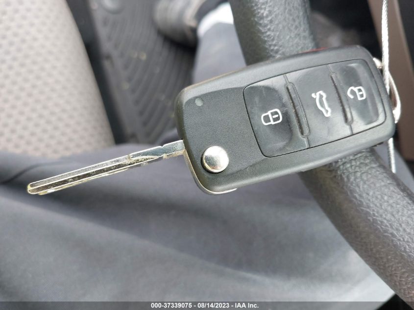 2014 VOLKSWAGEN JETTA SEDAN S - 3VW1K7AJ3EM321773