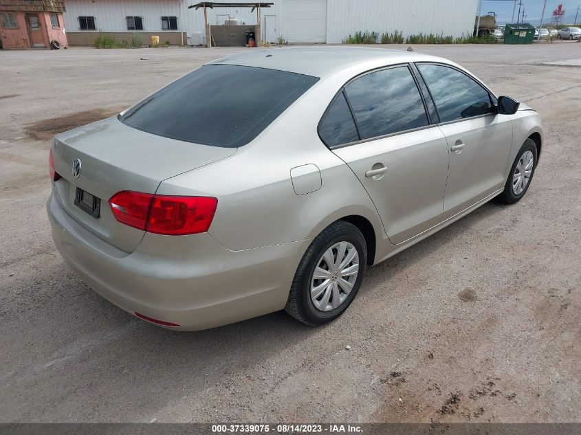 2014 VOLKSWAGEN JETTA SEDAN S - 3VW1K7AJ3EM321773