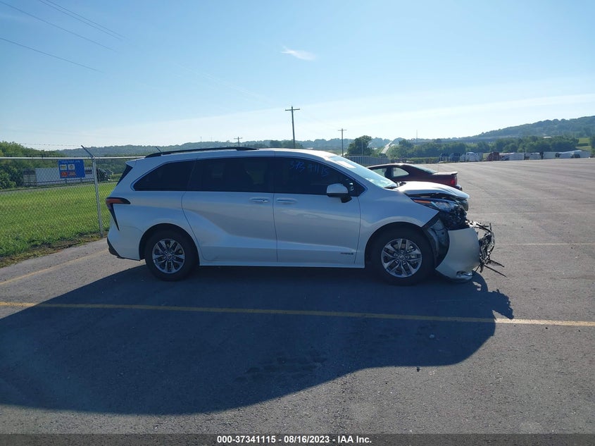 VIN 5TDJRKEC9MS053548 2021 TOYOTA SIENNA XLE