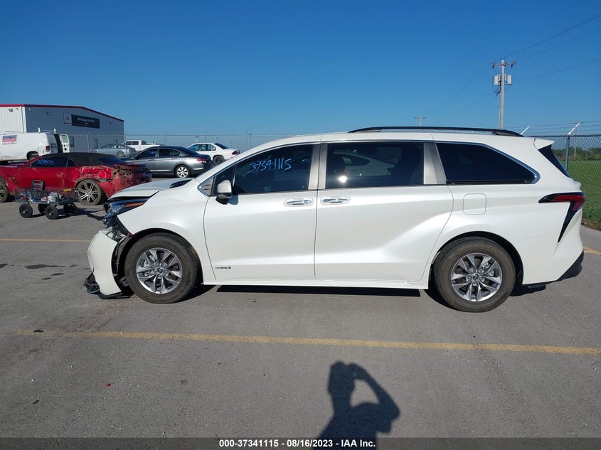 VIN 5TDJRKEC9MS053548 2021 TOYOTA SIENNA XLE