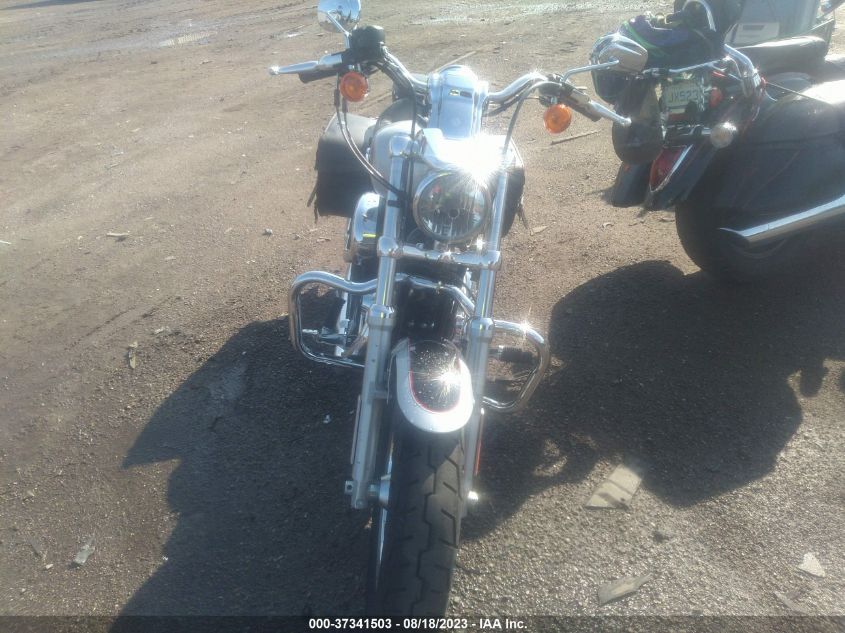 2015 HARLEY-DAVIDSON XL1200 C - 1HD1CT315FC407870
