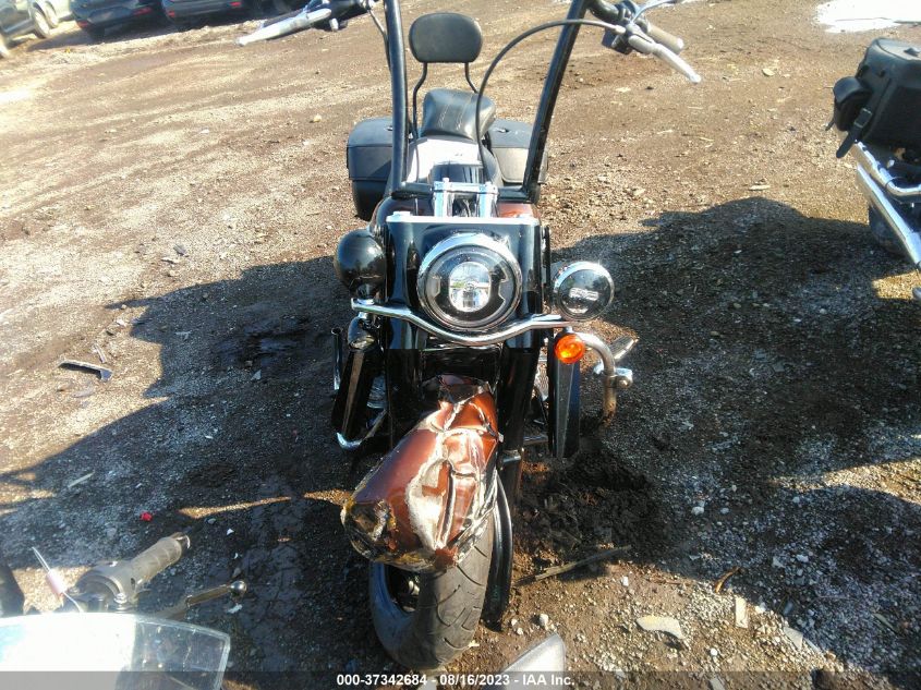2019 HARLEY-DAVIDSON FLHCS 1HD1YBK25KB033086