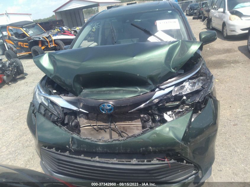2021 TOYOTA SIENNA XLE - 5TDYRKEC1MS021353