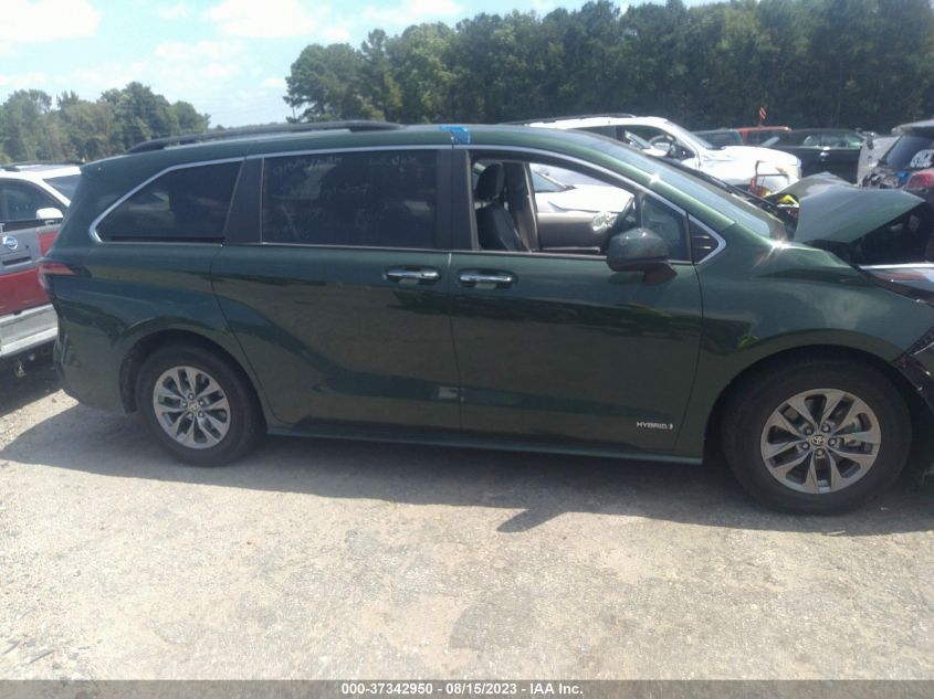 2021 TOYOTA SIENNA XLE - 5TDYRKEC1MS021353