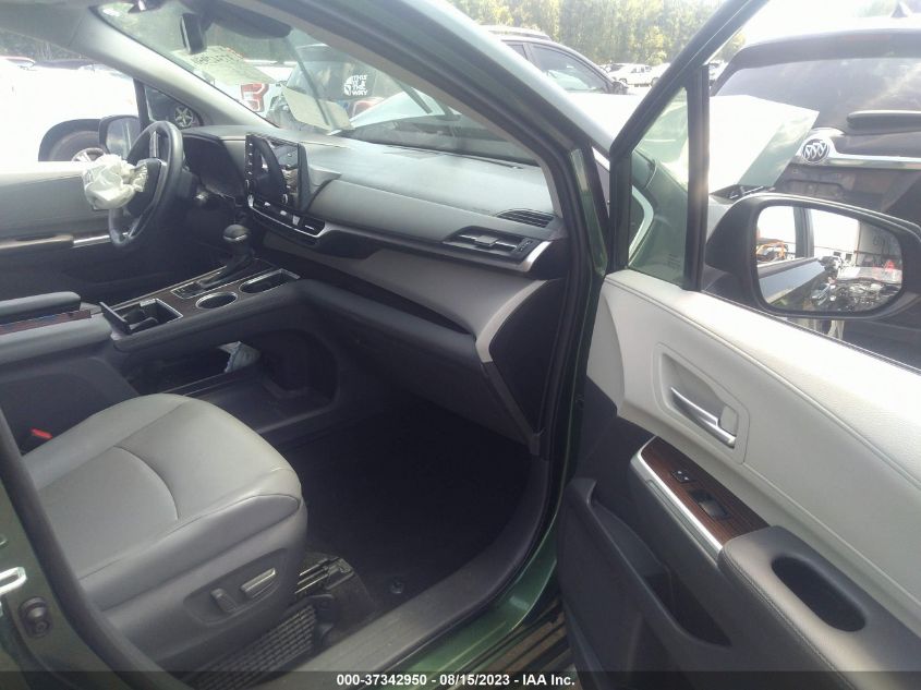 2021 TOYOTA SIENNA XLE - 5TDYRKEC1MS021353