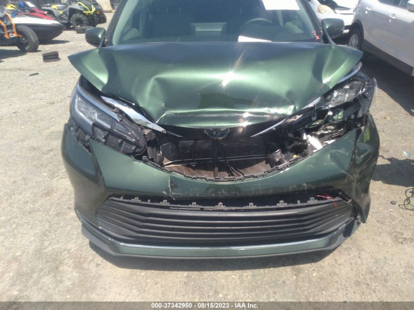 2021 TOYOTA SIENNA XLE - 5TDYRKEC1MS021353