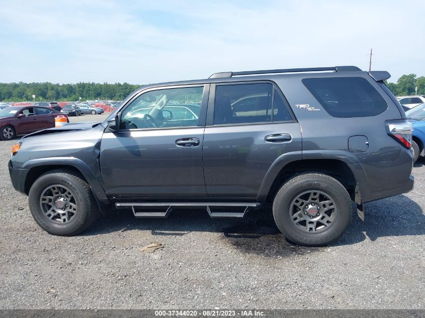 2020 TOYOTA 4RUNNER SR5 - JTEBU5JR3L5814802