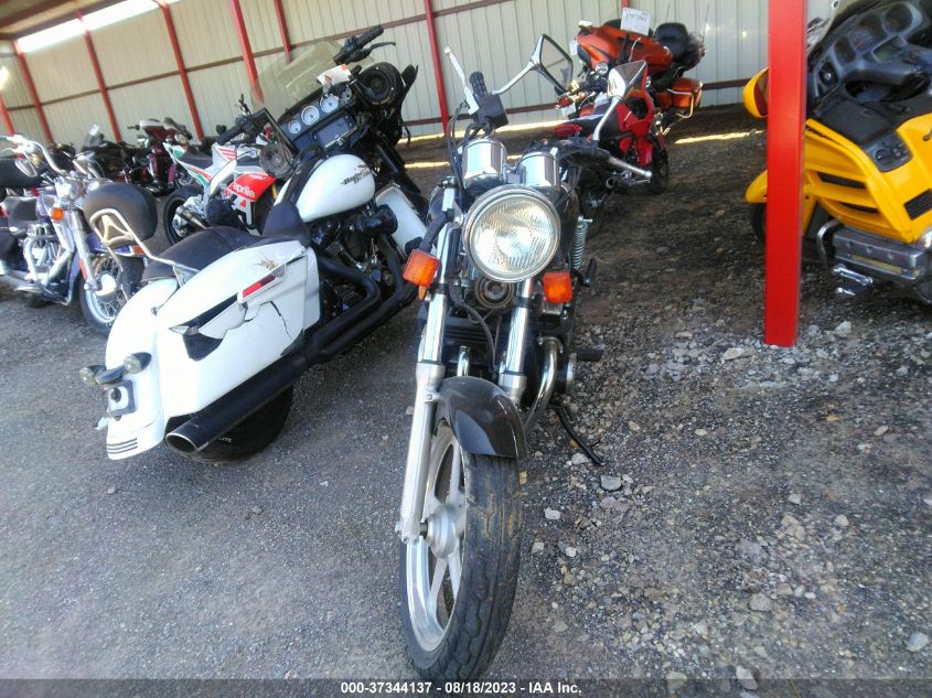 2002 HONDA CB750 - JH2RC38002M000152