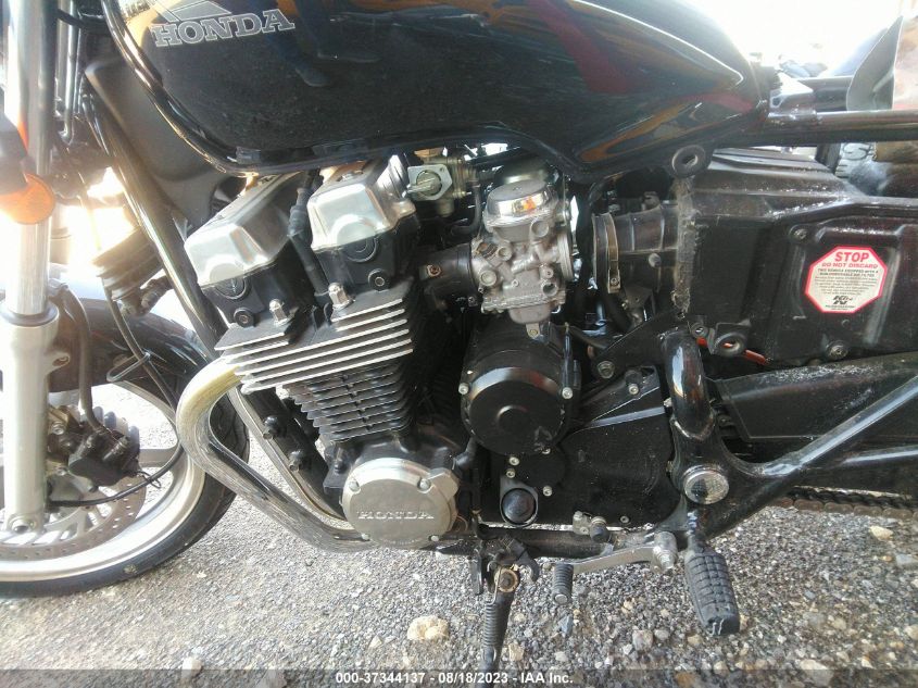 2002 HONDA CB750 - JH2RC38002M000152