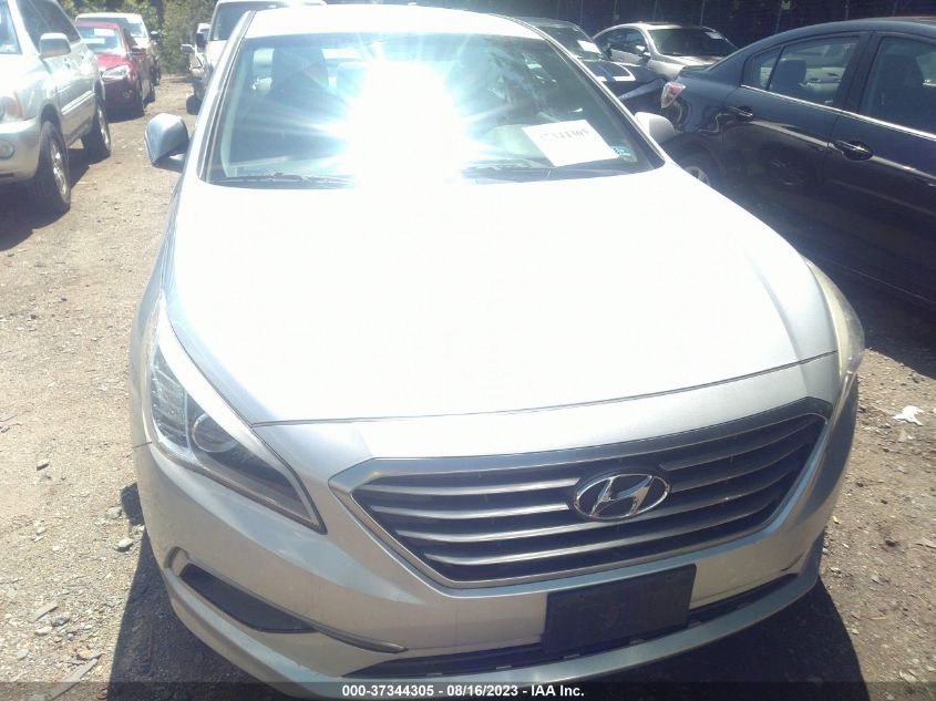 2016 HYUNDAI SONATA 2.4L SE - 5NPE24AF5GH388351