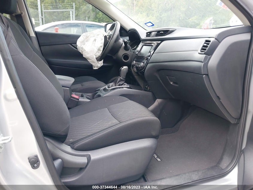 VIN KNMAT2MT6JP600588 2018 NISSAN ROGUE SV