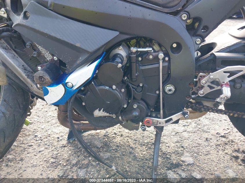 2015 SUZUKI GSX-R750 - JS1GR7MAXF2101716