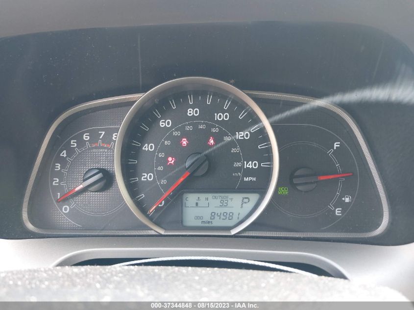 2015 TOYOTA RAV4 XLE - JTMWFREV2FJ053285