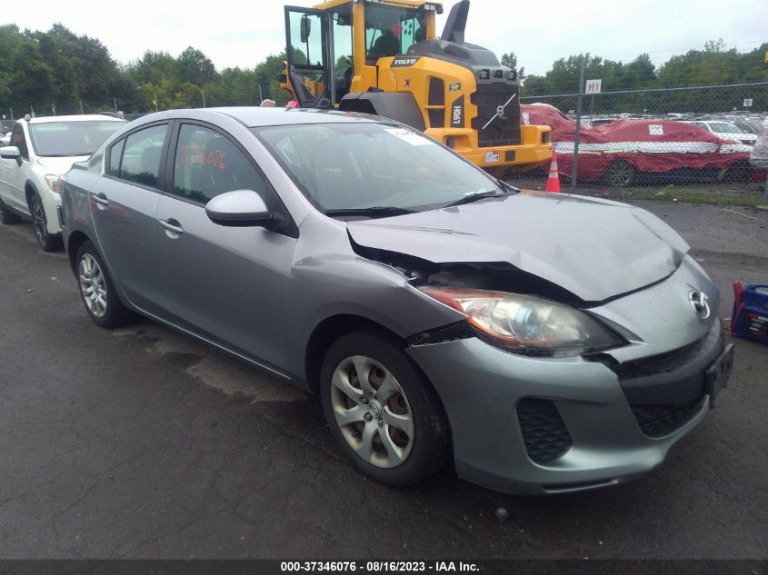 2013 MAZDA MAZDA3 I SPORT - JM1BL1UP4D1737831