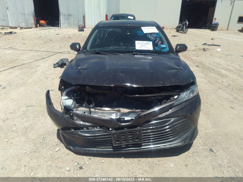 2018 TOYOTA CAMRY XLE - 4T1B11HK0JU520450
