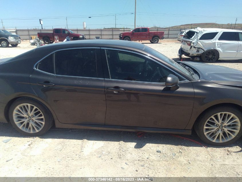 2018 TOYOTA CAMRY XLE - 4T1B11HK0JU520450