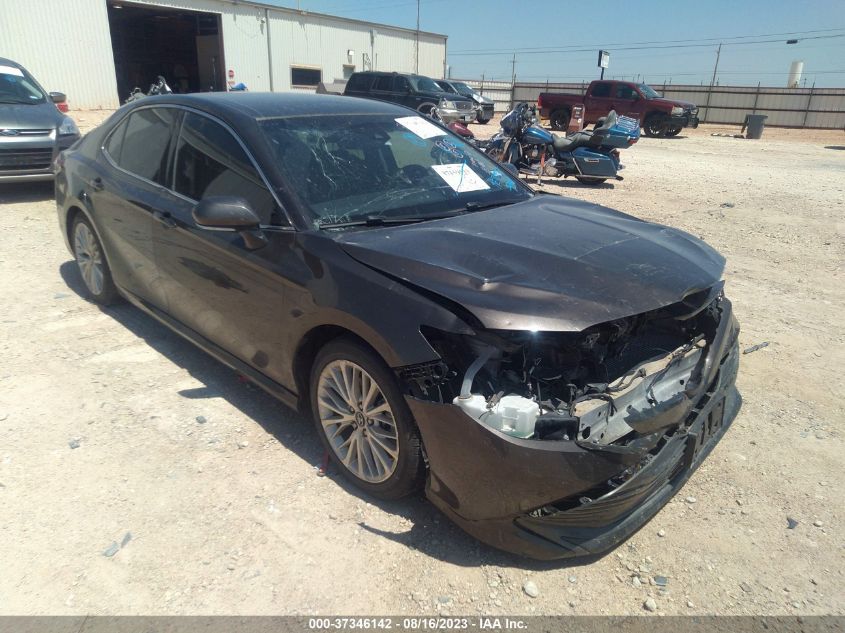 2018 TOYOTA CAMRY XLE - 4T1B11HK0JU520450
