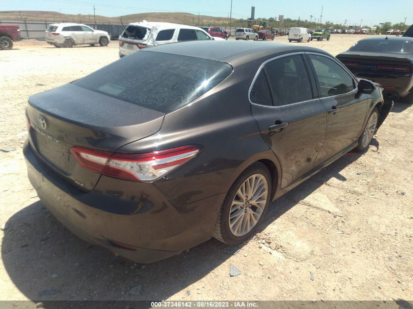 2018 TOYOTA CAMRY XLE - 4T1B11HK0JU520450