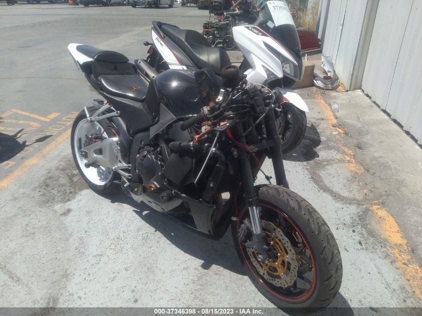 2014 HONDA CBR600 RR - JH2PC4004EK700037