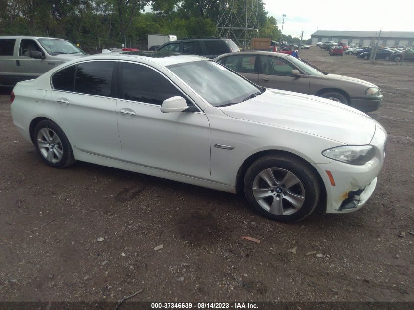 2013 BMW 5 SERIES 528I XDRIVE - WBAXH5C55DD109707