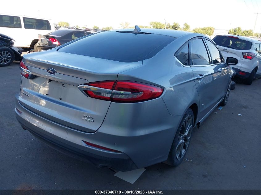 3FA6P0CD5LR130886 Ford Fusion SEL 4