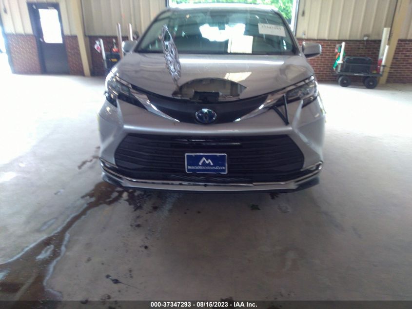 2021 TOYOTA SIENNA XLE - 5TDYSKFC6MS033825