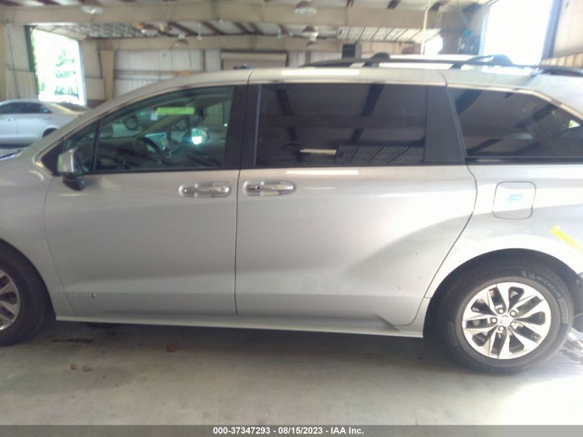 2021 TOYOTA SIENNA XLE - 5TDYSKFC6MS033825