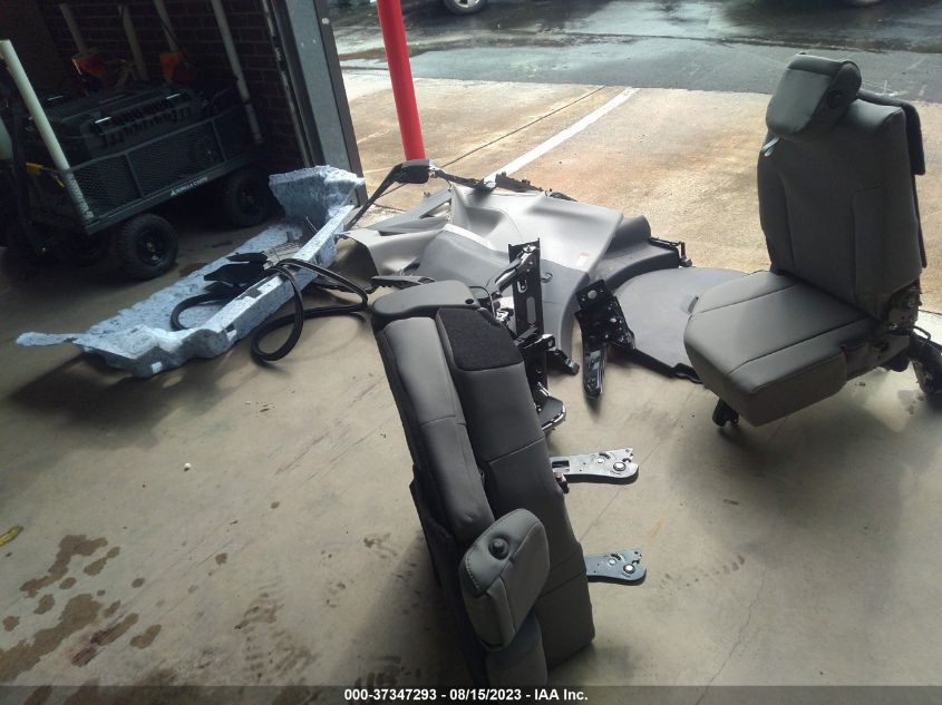 2021 TOYOTA SIENNA XLE - 5TDYSKFC6MS033825