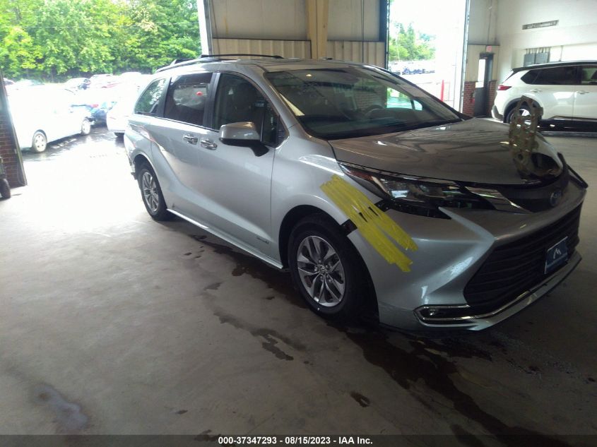 2021 TOYOTA SIENNA XLE - 5TDYSKFC6MS033825