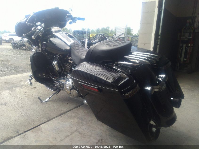2017 HARLEY-DAVIDSON FLHXS STREET GLIDE SPECIAL - 1HD1KRC16HB613472