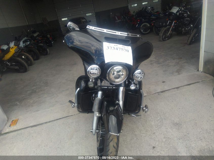 2017 HARLEY-DAVIDSON FLHXS STREET GLIDE SPECIAL - 1HD1KRC16HB613472