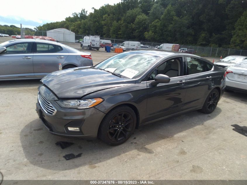 3FA6P0HD9KR148556 Ford Fusion SE 2