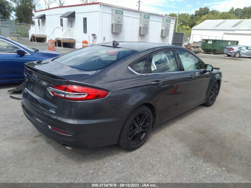 3FA6P0HD9KR148556 Ford Fusion SE 4