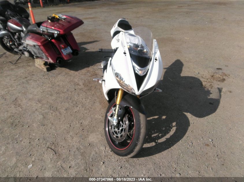 2015 TRIUMPH MOTORCYCLE DAYTONA 675R ABS - SMTA02YK0FJ677513