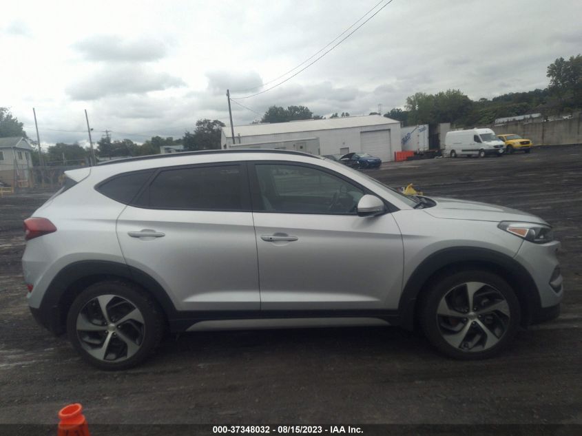 2017 HYUNDAI TUCSON VALUE - KM8J3CA26HU576592