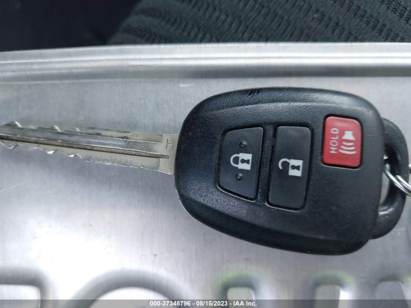 2016 TOYOTA RAV4 LE - JTMZFREVXGJ076795