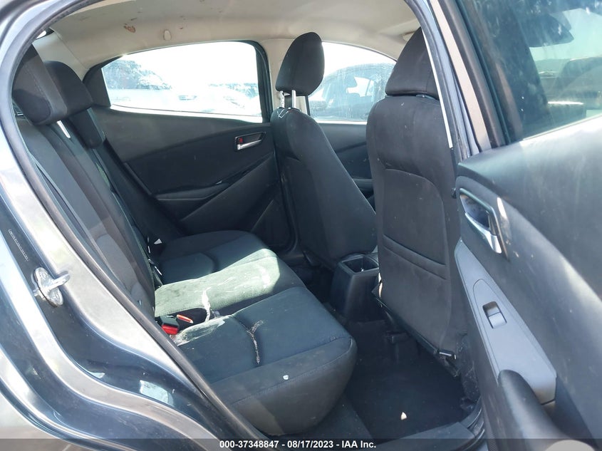 VIN 3MYDLBYV6JY304785 2018 TOYOTA YARIS IA