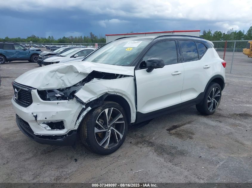 2022 VOLVO XC40 R-DESIGN YV4162UM4N2730711