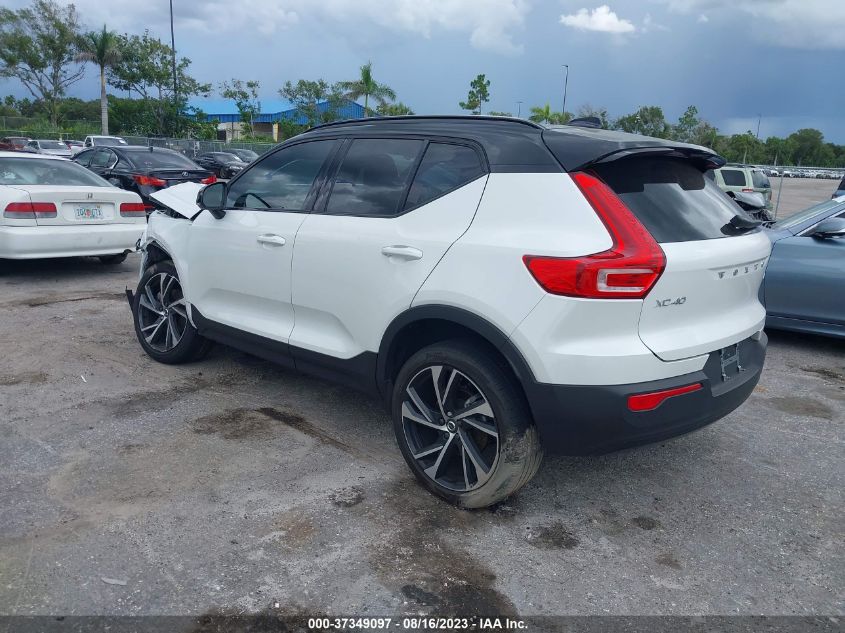 2022 VOLVO XC40 R-DESIGN YV4162UM4N2730711