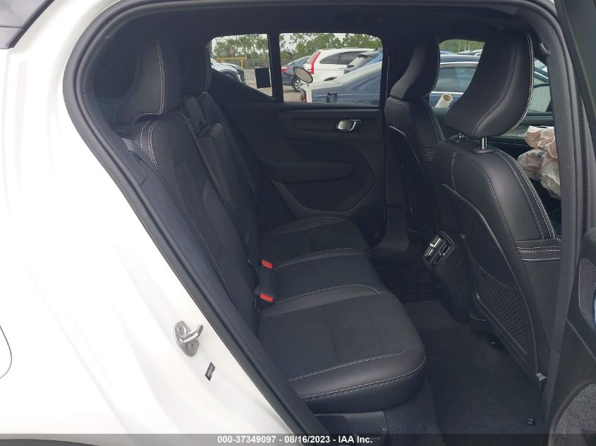 2022 VOLVO XC40 R-DESIGN YV4162UM4N2730711