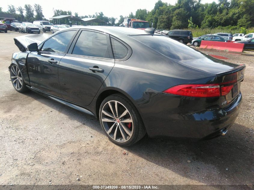 2016 JAGUAR XF S SAJBG4BV1GCY09084