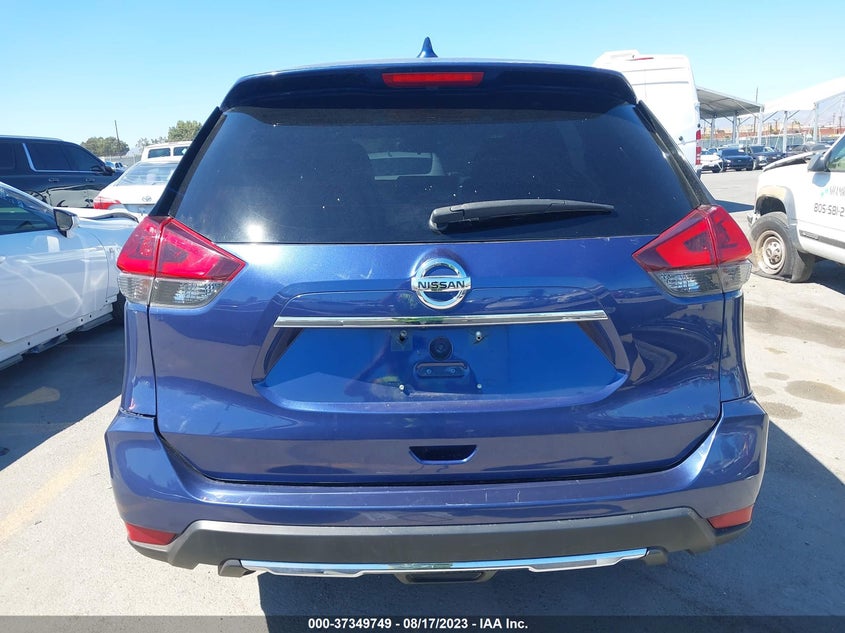 VIN KNMAT2MT8JP527823 2018 NISSAN ROGUE S/SV