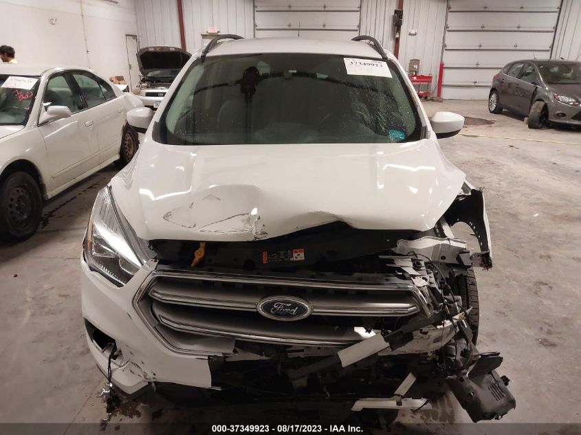 2017 FORD ESCAPE SE - 1FMCU9GD6HUC48560