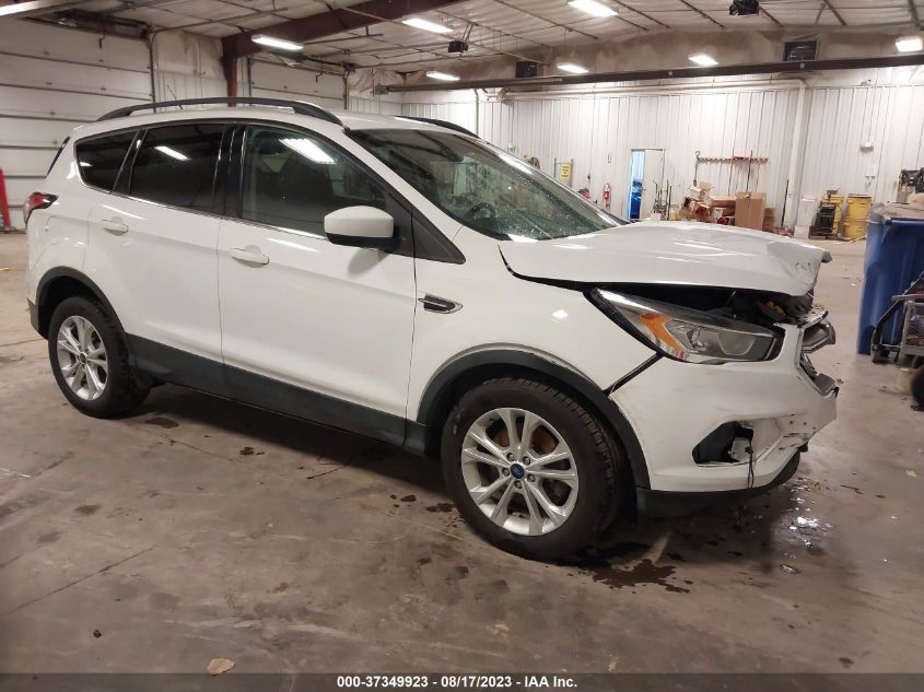 2017 FORD ESCAPE SE - 1FMCU9GD6HUC48560