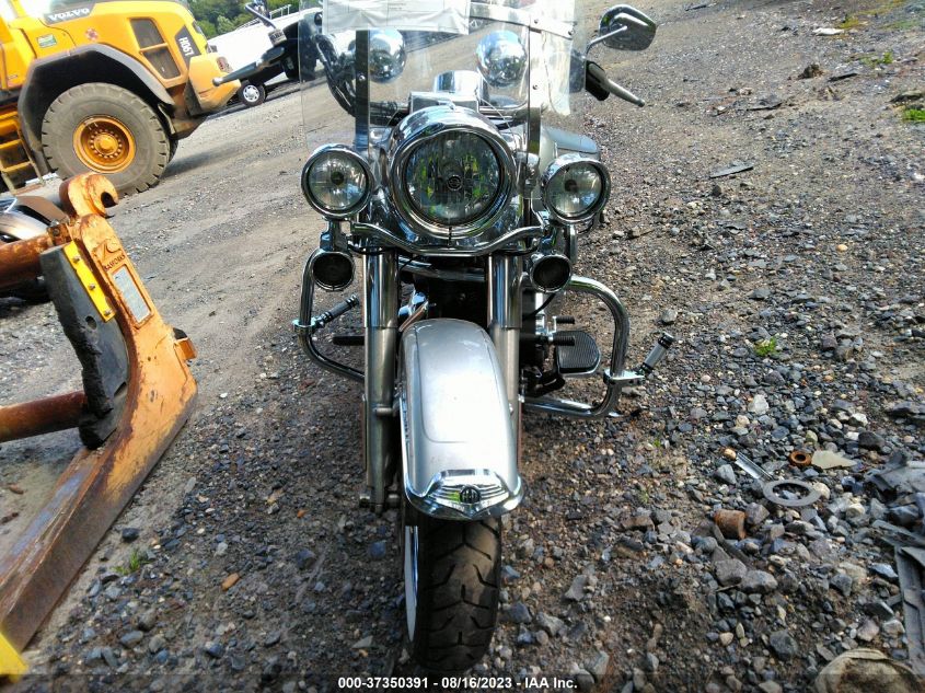 2010 HARLEY-DAVIDSON FLHRC 1HD1FR41XAB656141