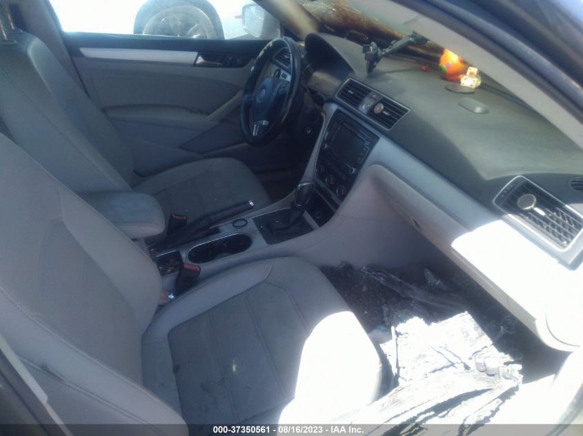 2013 VOLKSWAGEN PASSAT SE - 1VWBP7A3XDC042280