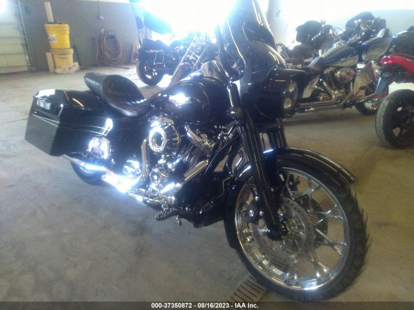 2017 HARLEY-DAVIDSON FLHR ROAD KING - 1HD1FBC1XHB633770