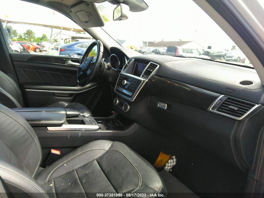 2015 MERCEDES-BENZ GL 550 4JGDF7DE4FA467791