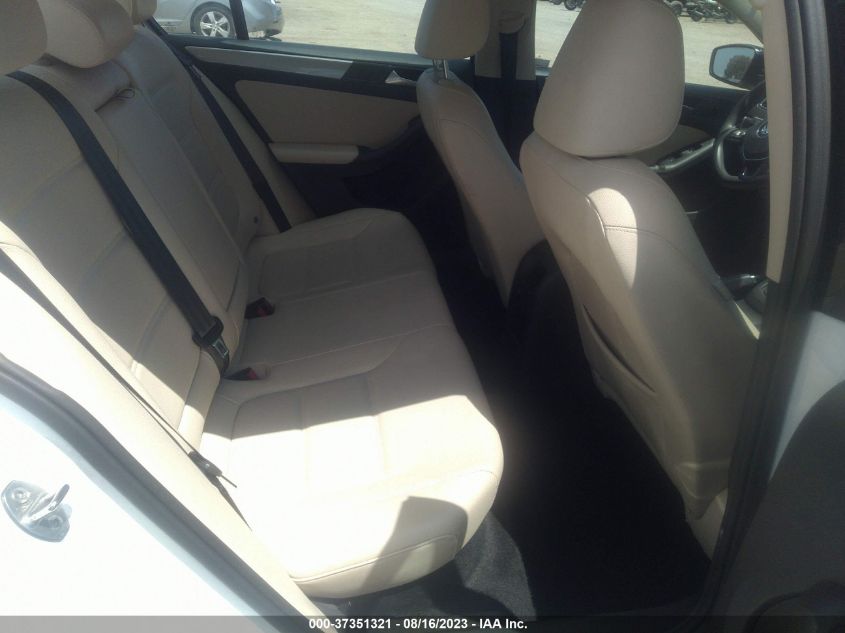 2018 VOLKSWAGEN JETTA 1.4T - 3VWDB7AJ1JM223848