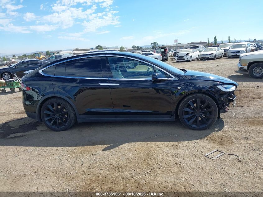2018 TESLA MODEL X 75D/100D/P100D - 5YJXCBE26JF142271